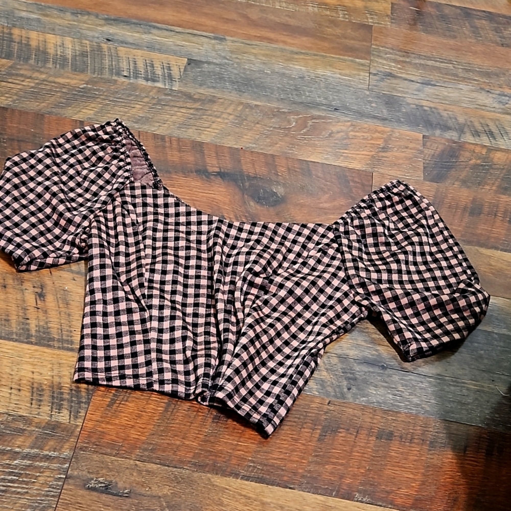 Crop top, size large